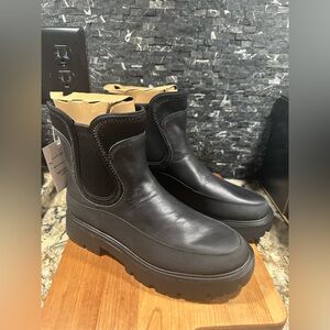Lucky Brand Lug Boot Size 5.5 Weatherproof Leather Black Allehia Chunky